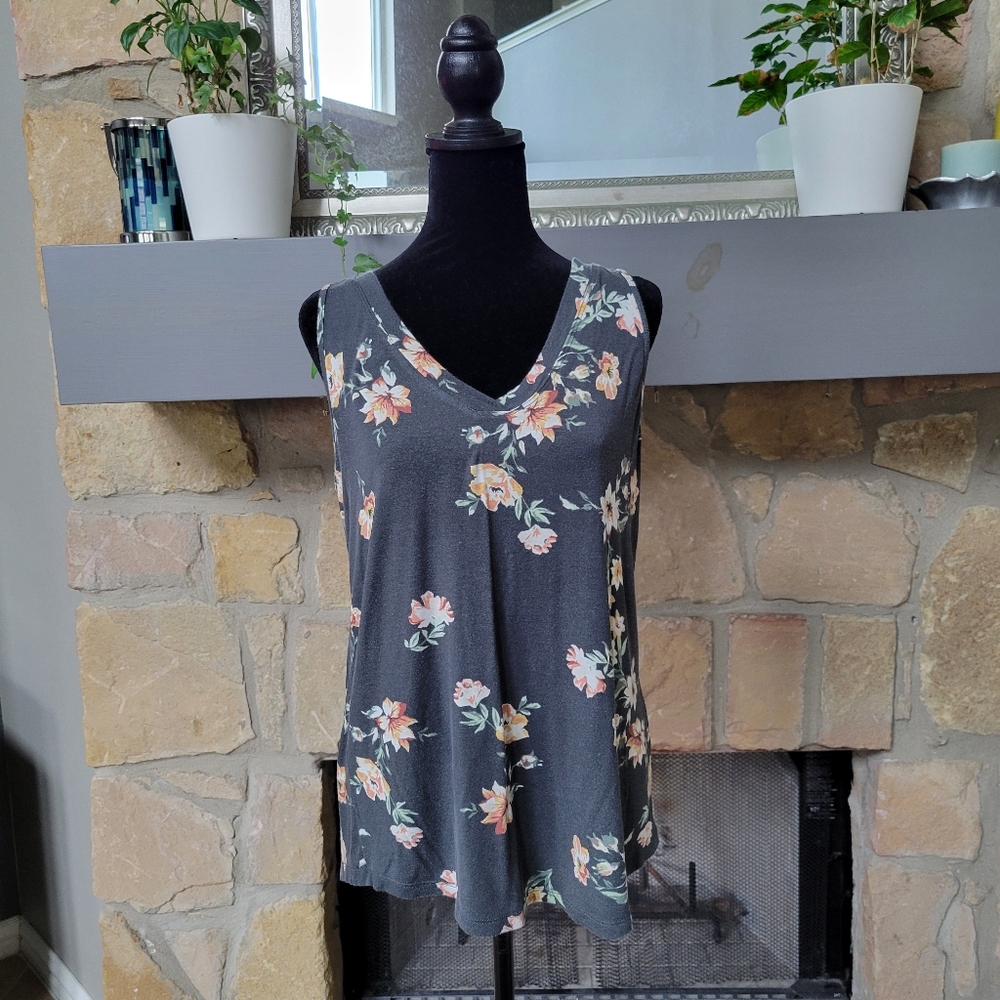 Maurices v-neck tank, gray w coral & white floral, size M